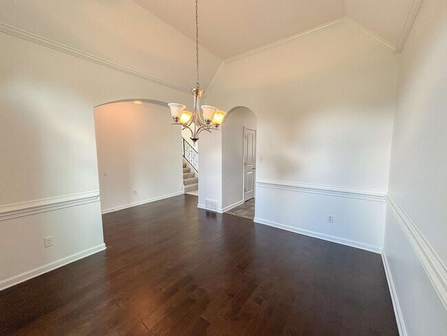 Building Photo - 6839 Hare Hill Dr