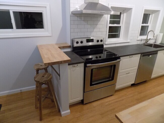 Building Photo - 3621 Childs St