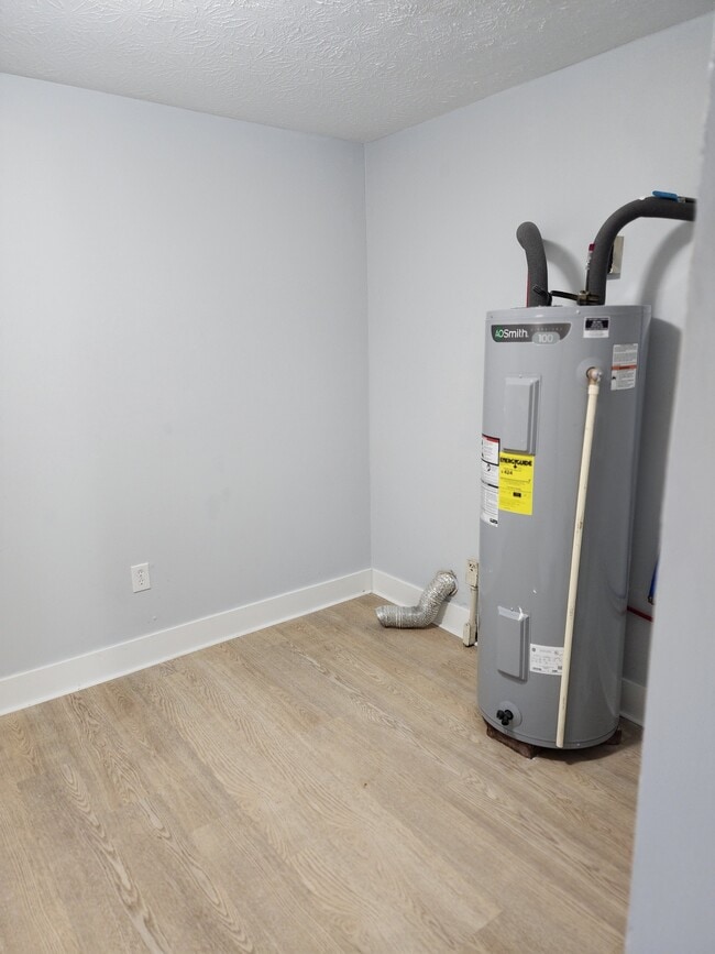 Building Photo - 213 Starlight Dr