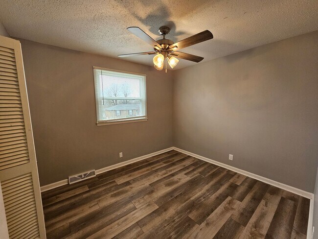 Building Photo - Coming SOON! 4 Bedroom with 2 living rooms! 1.5 Bath near Dover Rd!