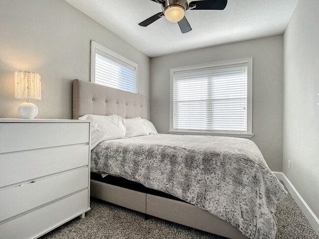 Building Photo - 762 S Beach St