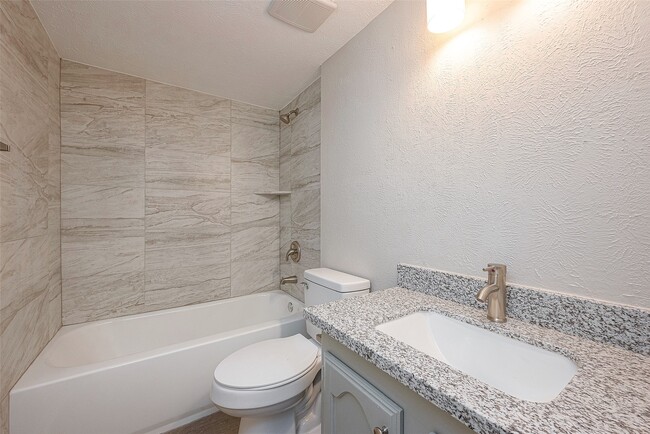 Building Photo - 15638 Schumann Ln