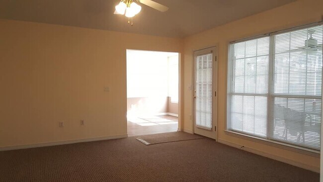 Building Photo - 3-Bed 2-Bath Brick Home located in the Heart of Foley