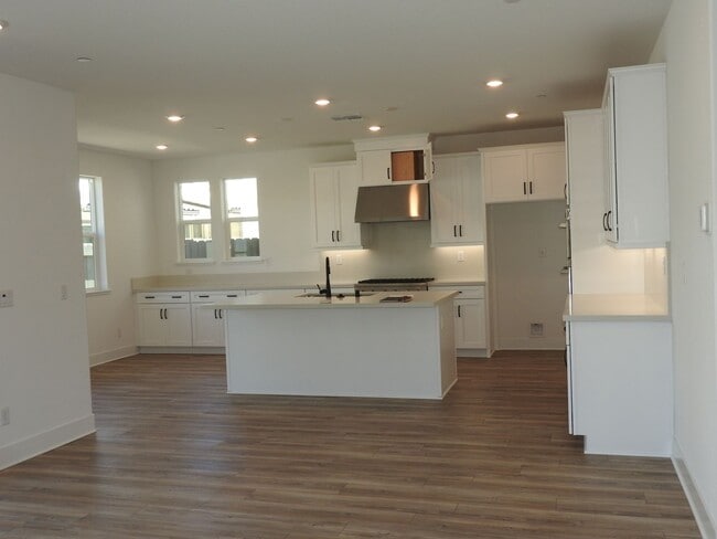 Building Photo - Brand New Smart Home in Granite Bay Beauty With Solar!!