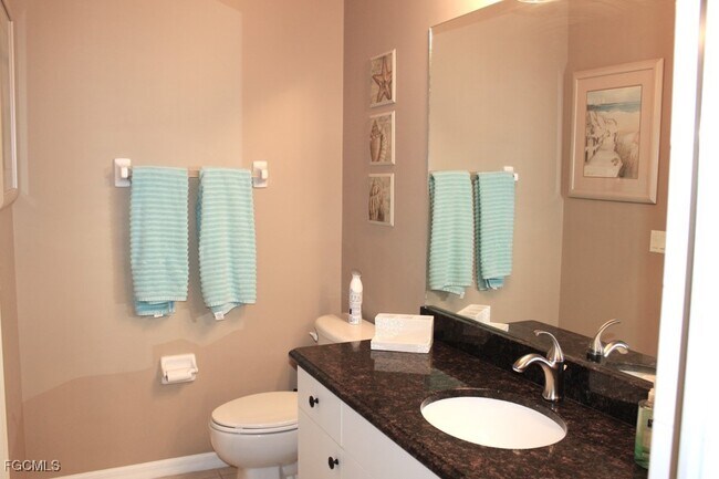 Building Photo - 16685 Lake Cir Dr