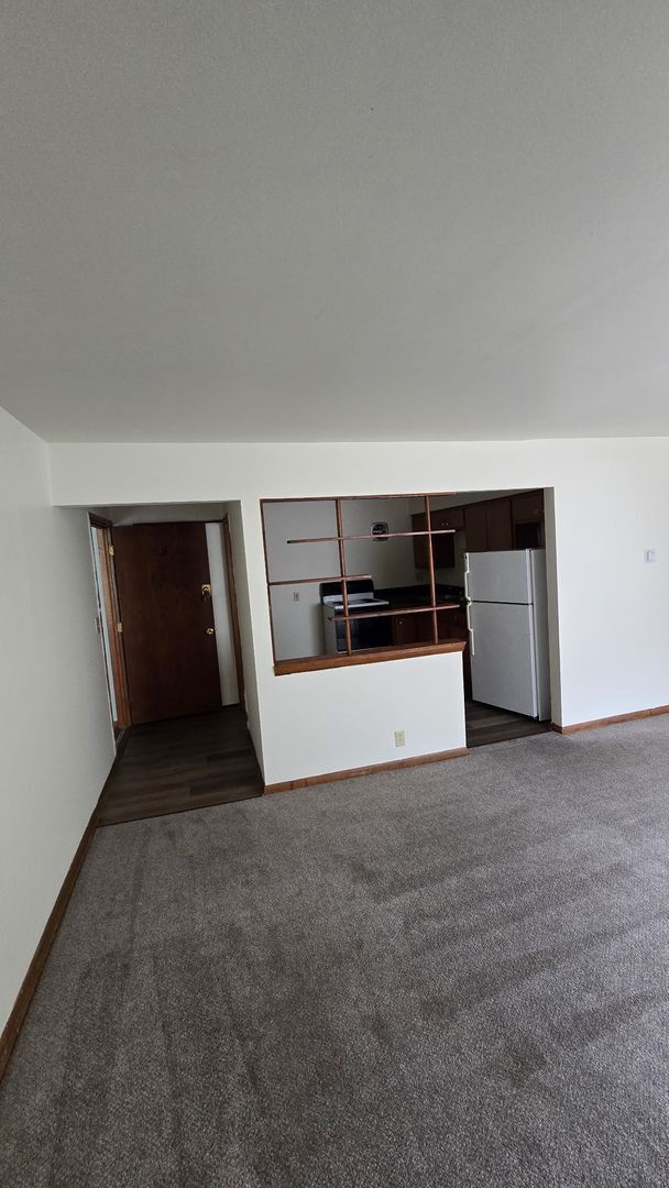 Primary Photo - 51st Street 8 Families