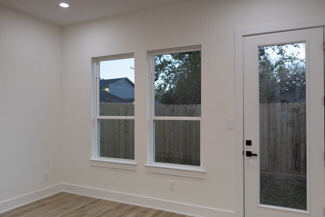 Building Photo - 3909 Maggie St