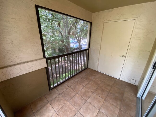 Building Photo - 11 Arbor Club Dr