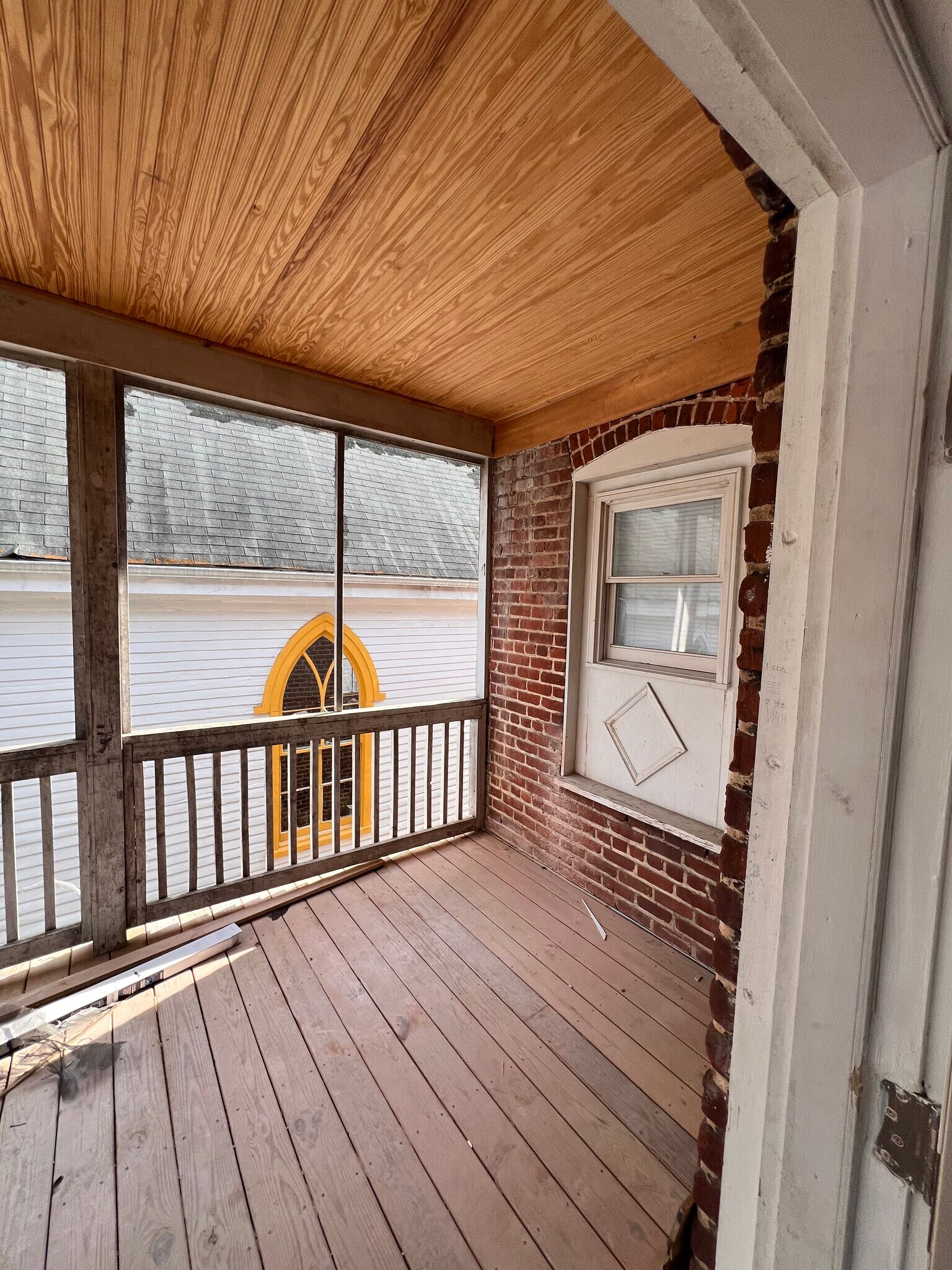 Building Photo - 1005 W High St