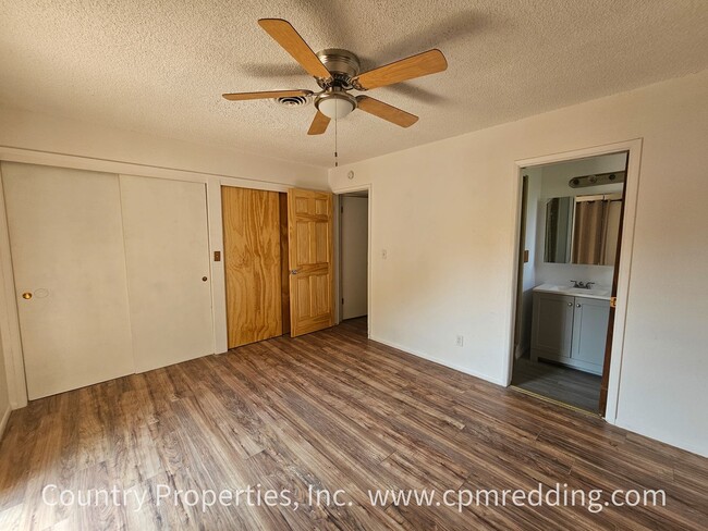 Building Photo - 3-Bedroom House on Corner Lot Available Now!