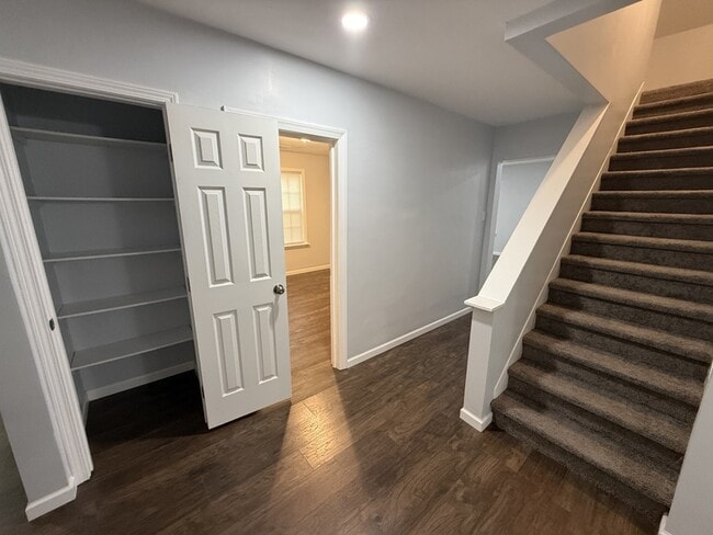 Building Photo - 1031 N Belvedere Blvd