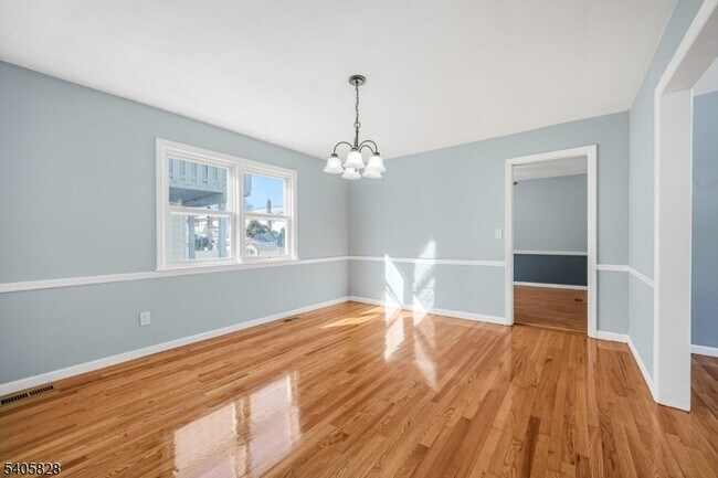 Building Photo - 686 Gates Terrace