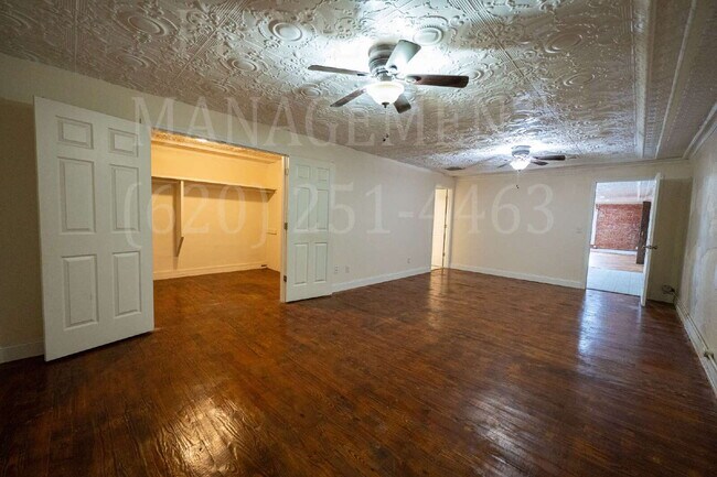 Building Photo - 215 W 4th Ave