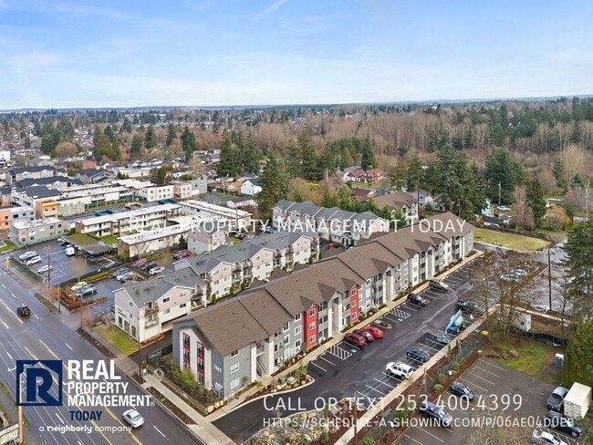 Building Photo - 7843 Pacific Ave