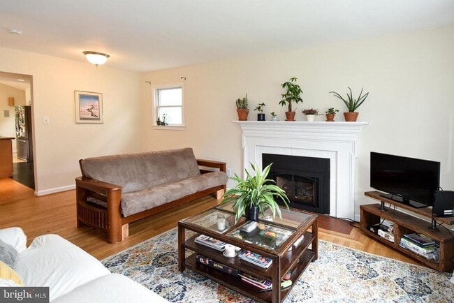 Building Photo - 6246 22nd Rd N