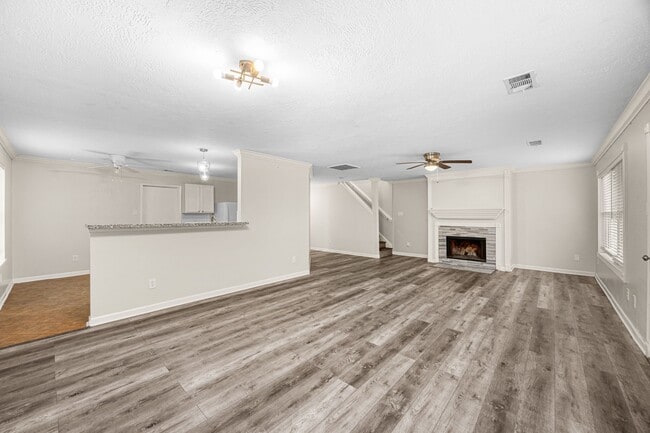 Building Photo - 11843 Sunny Stream Dr