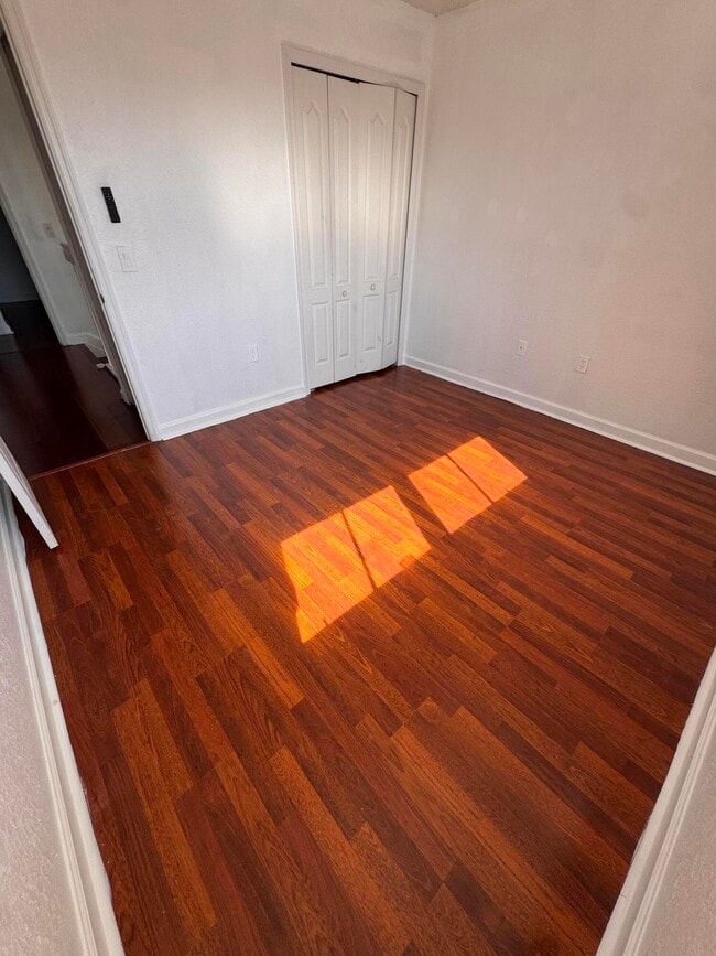 Building Photo - 1118 Shoma Dr