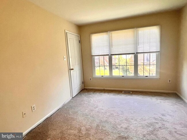 Building Photo - 13 Benjamin Rush Ln