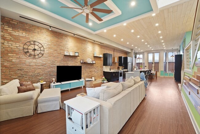 Building Photo - 334 Broad St