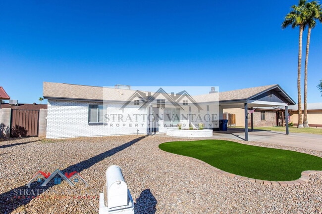 Building Photo - 2526 E Juanita Ave