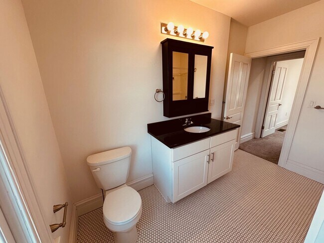 Building Photo - 138 S Beaver St