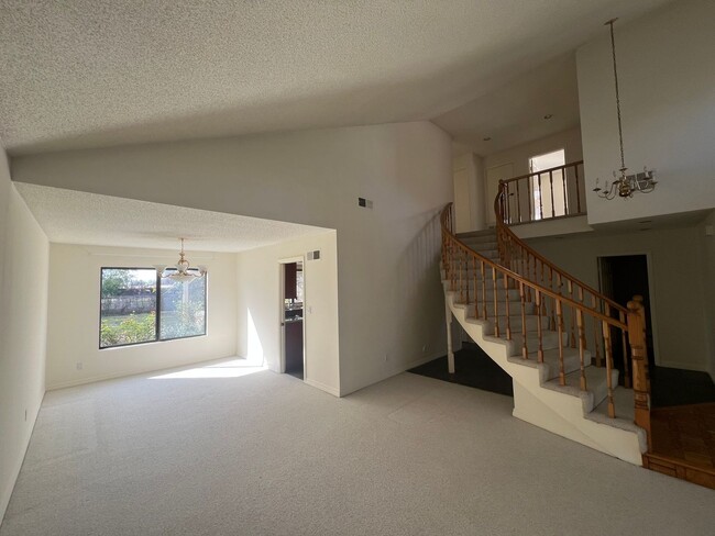 Building Photo - Spacious 4-Bedroom Home in Sherwood Forest...