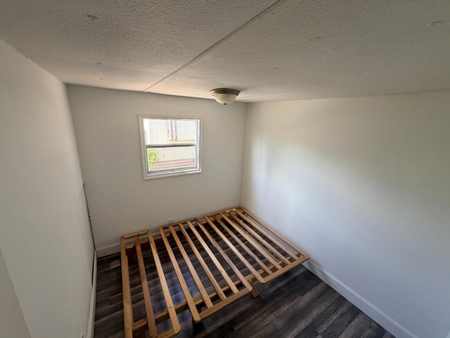 Building Photo - 2545 Park Dr