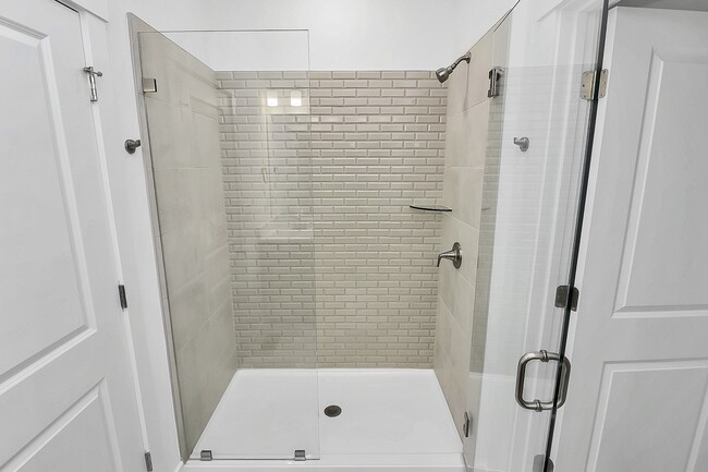 Building Photo - 7009 Westrow Ave