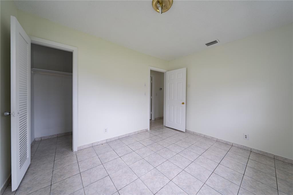 Building Photo - 2702 NW 51st Pl