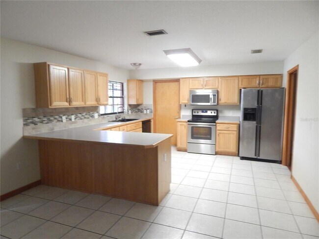 Building Photo - 4506 Lake Trudy Dr