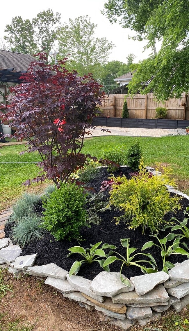 Building Photo - 1044 Hummingbird Ln