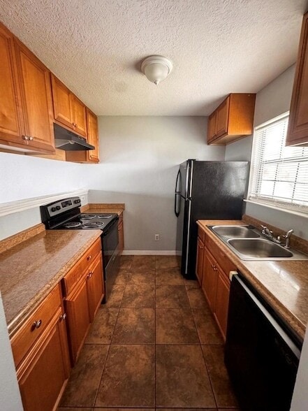 Building Photo - 2302 S Maki Rd