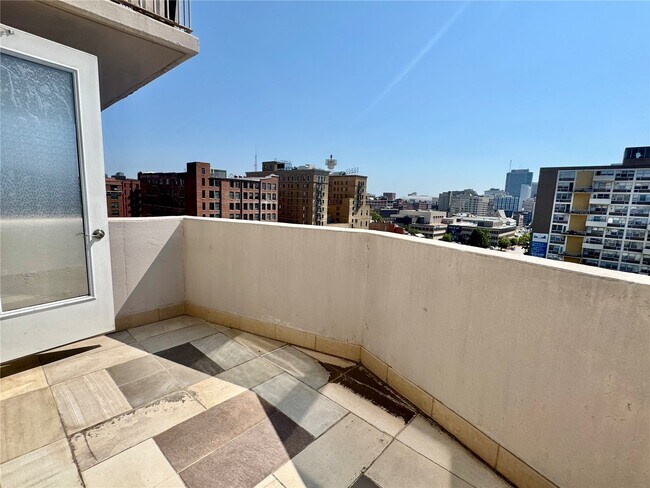 Building Photo - 210 N 17th St