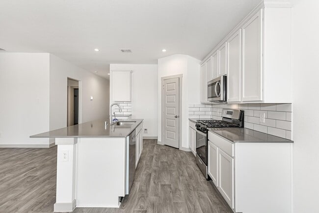 Building Photo - 14826 Cold Water Dr