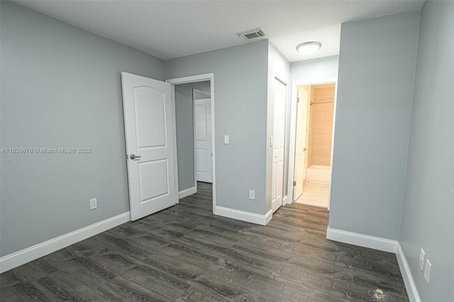 Building Photo - 6211 SW 138th Ct