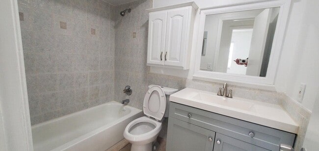 Building Photo - 9212 W Highland Pines Dr