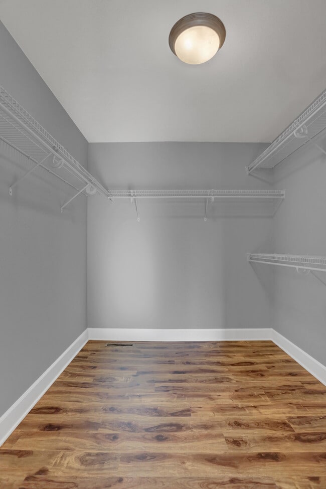 Building Photo - 12 Lismore Pl