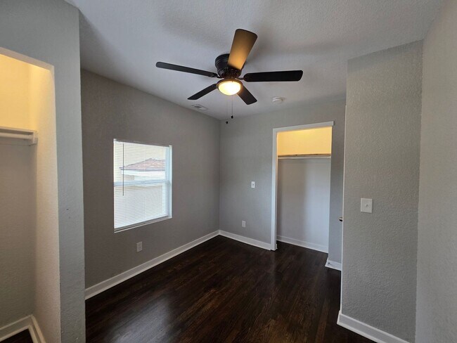 Building Photo - Spacious 4-Bedroom, 2.5-Bath Home with Hardwood Floors