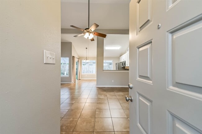 Building Photo - 18515 Meadows Way Dr