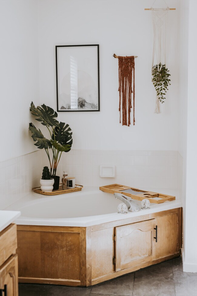 Building Photo - 10804 Trojan Hill Dr