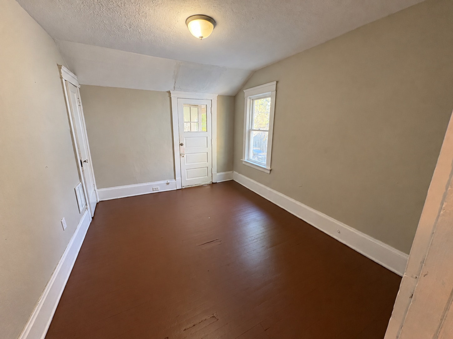Building Photo - 2108 W 89th St