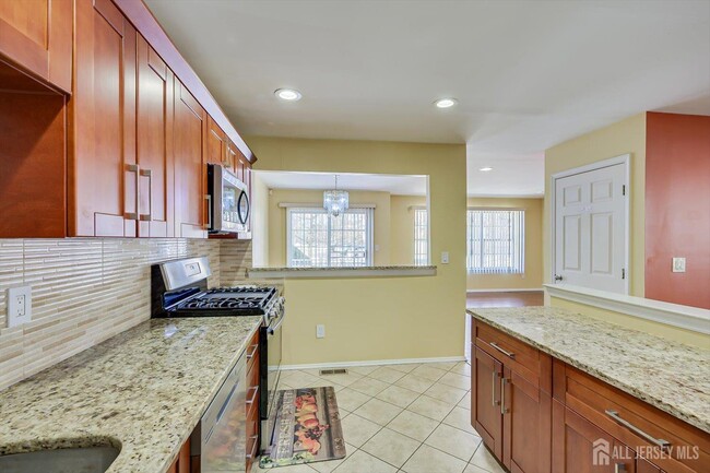 Building Photo - 160 Vasser Dr