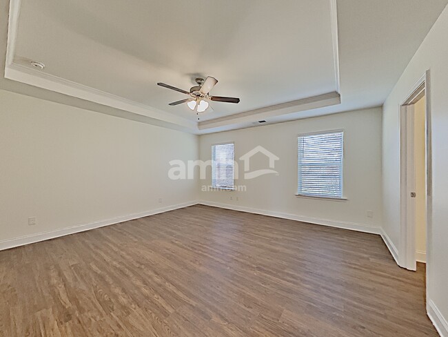 Building Photo - 303 Elmhurst Dr