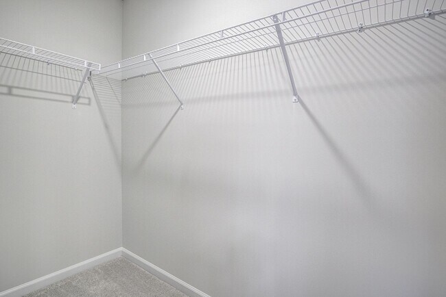 Building Photo - 2437 Kasota Ln