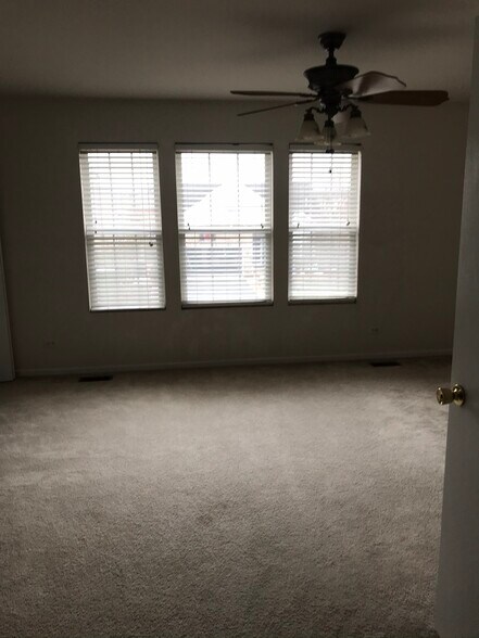 Building Photo - 971 Quill Ln