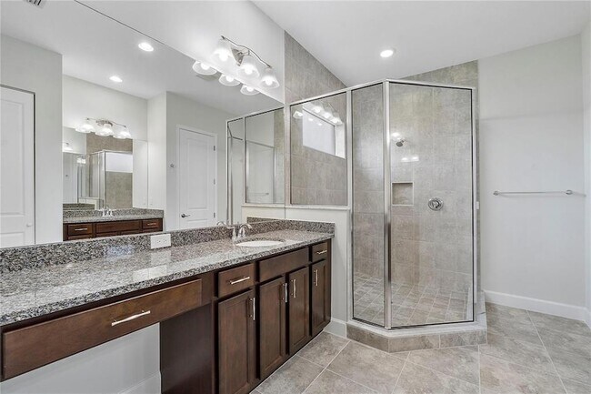 Building Photo - 14929 RedCove Pl