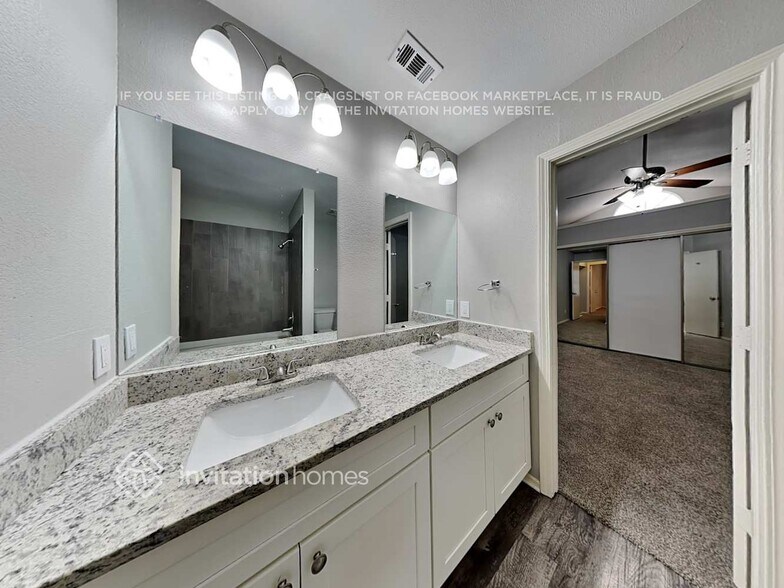 Building Photo - 2049 Feather Ln