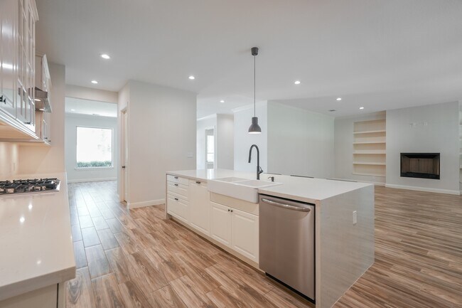 Building Photo - 25018 Rhett Butler Ct