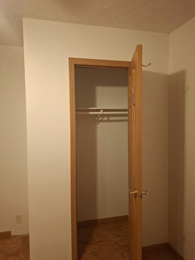 Building Photo - 602 Saunders Rd