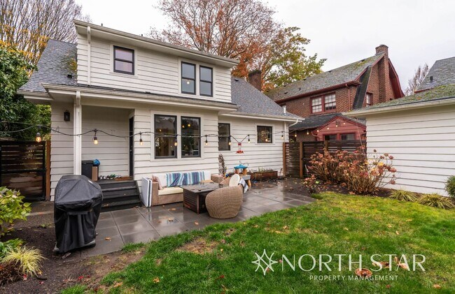 Building Photo - Classic Portland Home Heart of Irvington